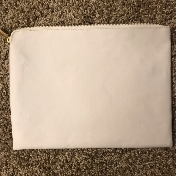 Lilly Pulitzer pick me up pouch - Picture 3 of 5